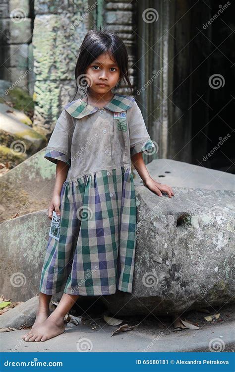 The Girl In The Ruins Of Angkor Wat Editorial Photo Image Of Famous