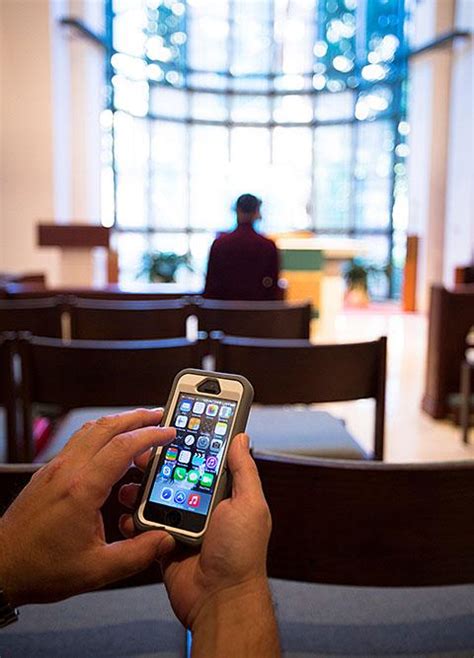 R U Texting In Church Put The Phone Down Catholic Courier