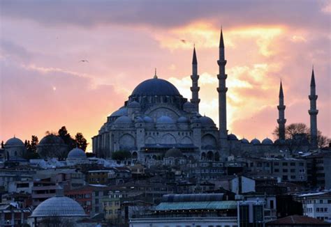 Estambul es una hermosa ciudad de turquía con una mitad localizada en europa y la otra mitad en asia. Lugares turísticos de Turquía | Sitios que ver