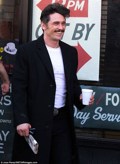 James Franco Smokes While Filming The Deuce In Nyc Daily Mail Online