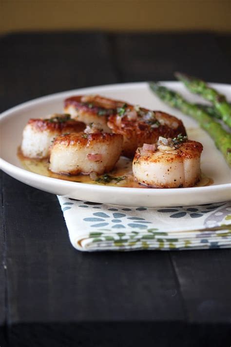 Seared Scallops With Browned Butter Lemon Sauce Handle The Heat