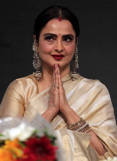 Rekha Receives First Smita Patil Memorial Award For Her Contribution To