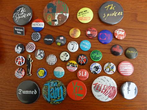 Badges Buttons Sex Pistols The Damned The Clash The Catawiki