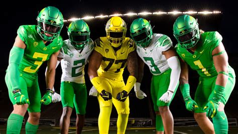 Oregon Ducks Unveil New Nike Football Uniforms Sportslogosnet News
