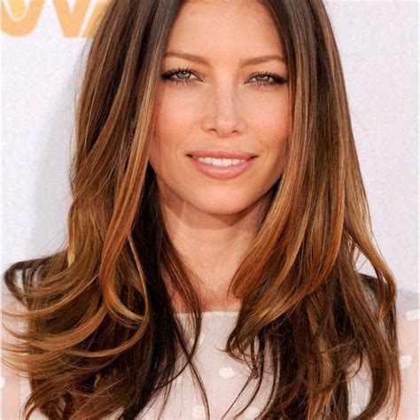 Přírodní, bio, bez dráždivých to je značka francouzké bio dekorativní kosmetiky couleur caramel. Couleur de cheveux caramel, essayer c'est l'adopter
