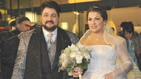 Man kennt anna netrebko in glamourösen roben auf den schillernden bühne der welt. Anna Netrebkos Traumhochzeit: Mit Fiakerfahrt und ...