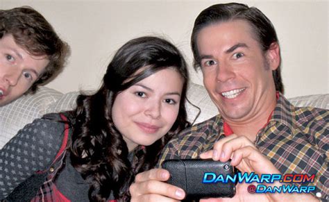 Icarly is written by dan schneider, who has also written for zoey 101, drake and josh, what i like about you and the amanda show. Merry Christmas, Drake & Josh | Photos | Dan Schneider | DanWarp | DanSchneider.com