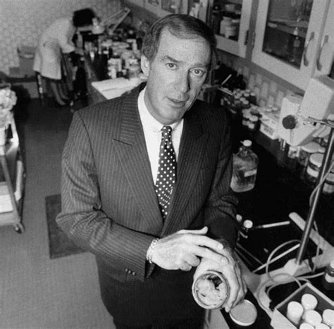 اليك طريقة وضع استخدام مساحيق التجميل بصورة سهلة وبسيطة وخطوات استخدام المكياج بشكل صحيح. موقع خبرني : رحلة رجل الصابون.. كيف روض تايلور أباطرة ...