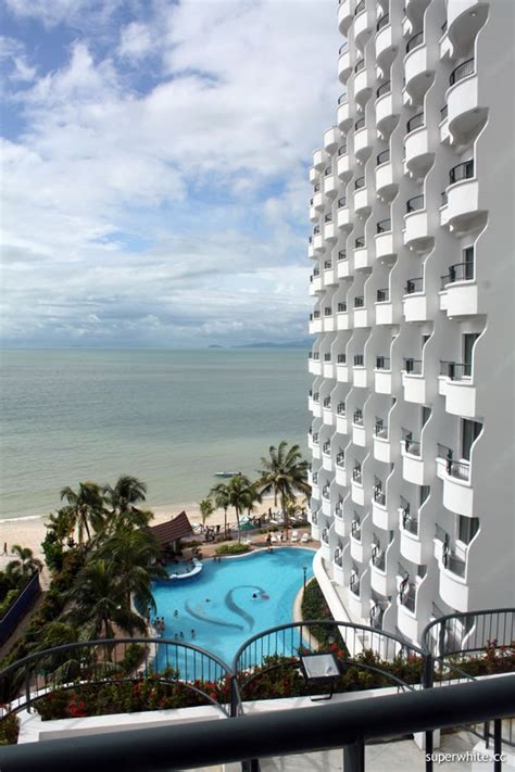 Resort flamingo hotel by the beach, penang. Penang Food Hunt | superwhite