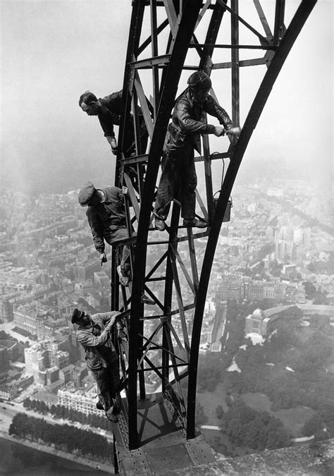 Eiffel Tower Paint Jobs A Colorful History And Its New Shade Eiffel