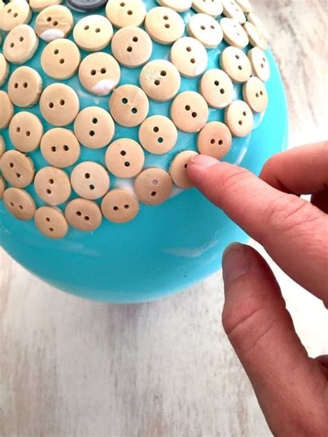32 Diy Projects Made With Buttons