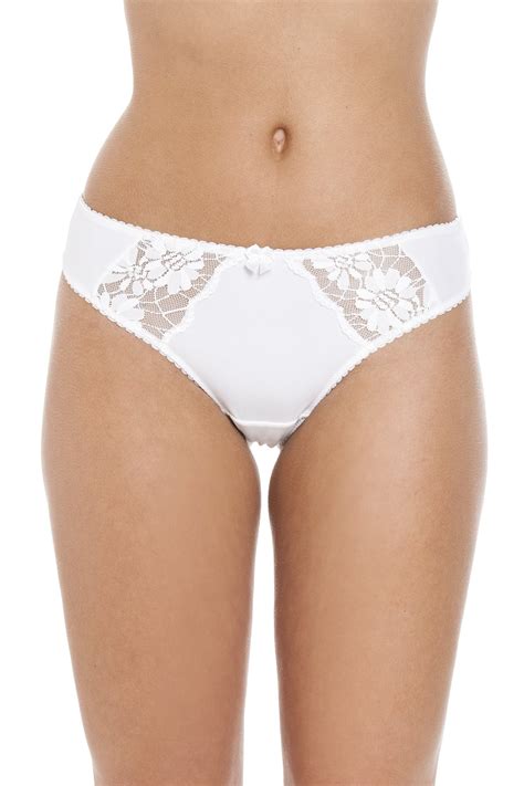 Womens Three Pack Classic White Lace Thongs