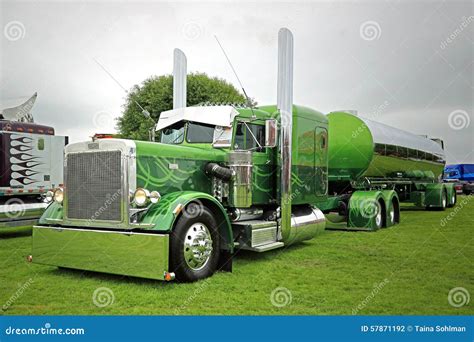 Green Peterbilt 359 Semi Tank Truck 1971 On Display Editorial