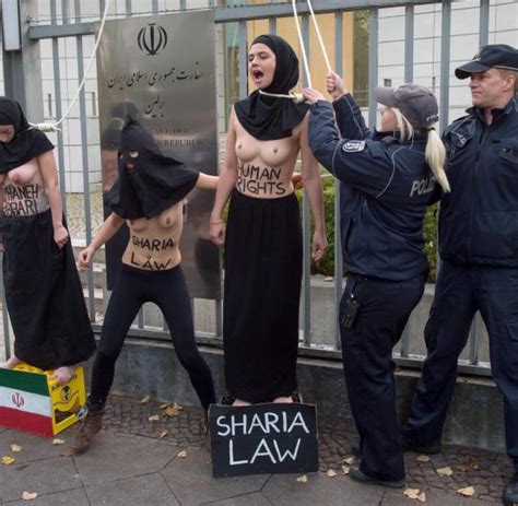 Femen Frauen Protestieren Vor Botschaft Irans Gegen Hinrichtung Welt