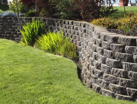 Retaining Wall Diy What You Need To Know Hirepool