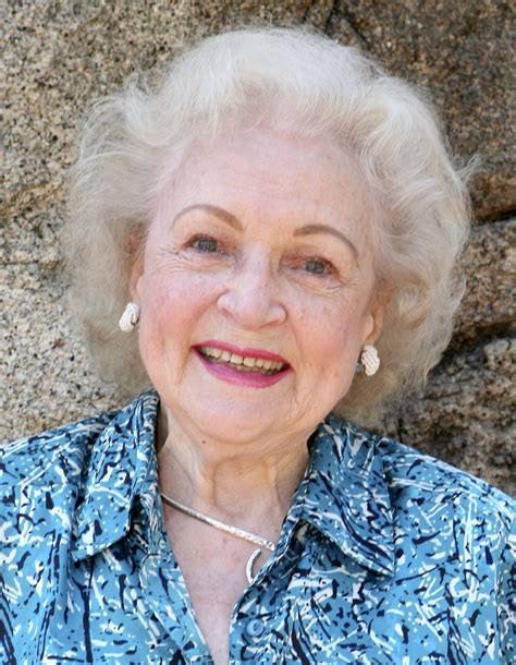 Betty White Celebrates Her 99th Birthday Entertainmentie