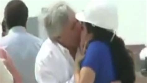Bolivian Mayor Apologizes Sort Of For Grabbing Womans Thigh Cbs News