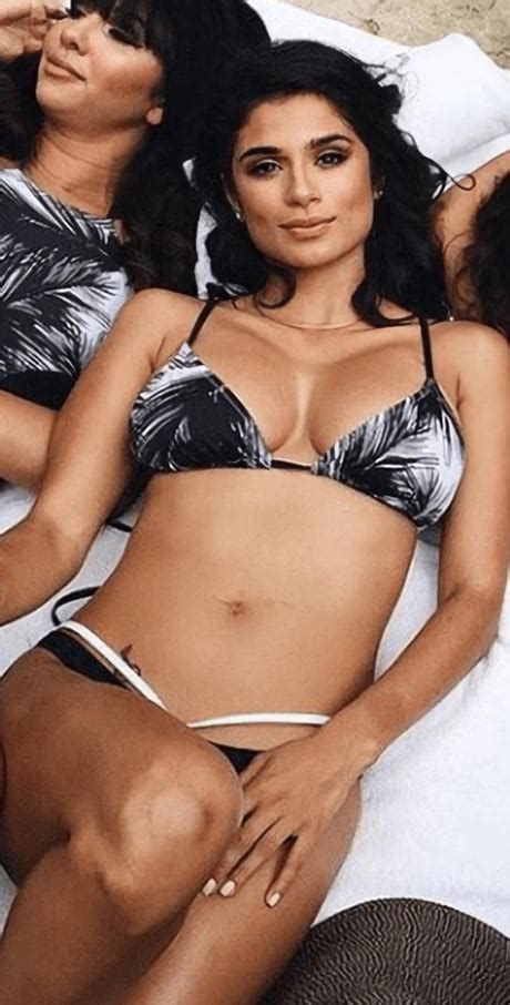 9 Hot New Diane Guerrero Bikini Pics