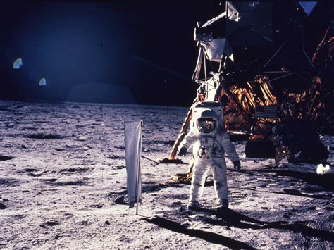 Buzz Aldrins Apollo 11 Ufo Encounter Business Insider