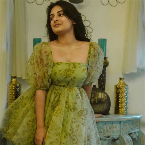 Malayalam Actress Esther Anil Latest Hq Wallpaper Photos Indian