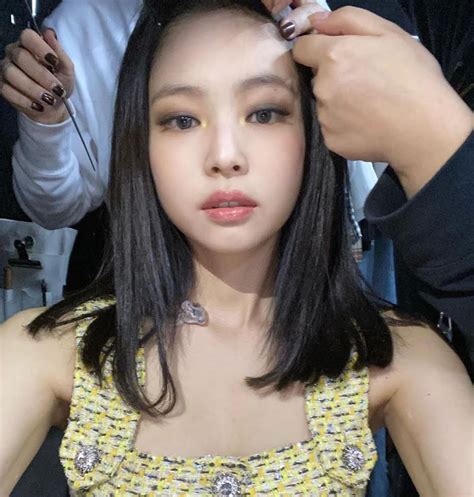 Her striking huge eyes and slim physique made her look like a legit human doll. 23 Of BLACKPINK Jennie's Prettiest And Most Alluring ...