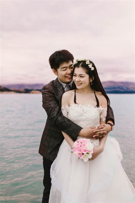 Click images to view larger pictures. Incredible Pre-Wedding Shoot by Van Middleton Photography | Junebug Weddings