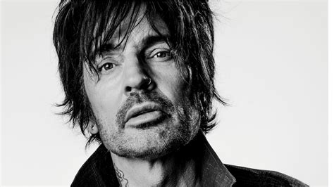 Early life and career lee was born in athens, greece. Tommy Lee on Trump, touring and golf with Alice Cooper ...