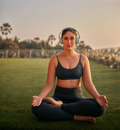 Kareena Kapoor Showcases Her Yoga Prowess Ians Life