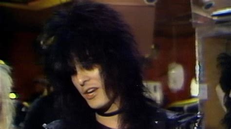 June 9 1982 Mötley Crüe Rocks On After Bomb Threat In Edmonton Cbc News