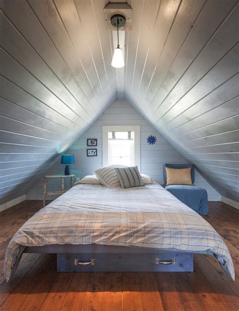 Attics are often used for storage or remain empty but, the more you think about it the more you if you clean it up a little you can turn it into an extra room, perhaps a bedroom for the kids or for guests. Stunning Attic Bedroom Designs