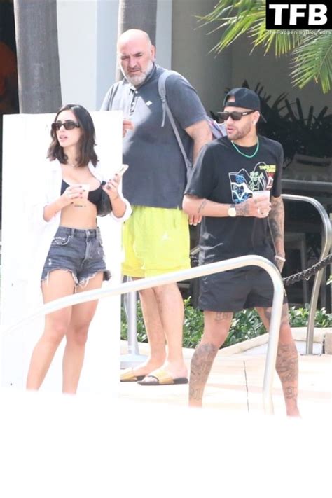 Bruna Marquezine And Neymar Jr Have A Moment At The Fontaneabluea Resort