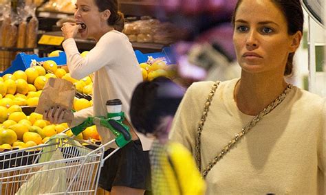 Jodi Anasta Enjoys A Greasy Snack In The Wake Of Husband Braith Split