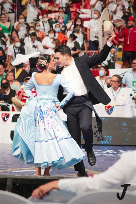La Marinera Norteña Danza Tradicional Peruana Ph