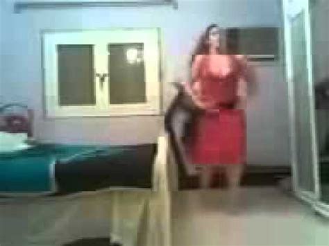 رقص منزلى للكبار فقط 2014. ‫رقص منزلى مصرى ناار‬‎ - YouTube