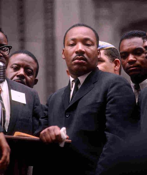 Martin Luther King Jr In Chicago See Rare Color Photographs Of The