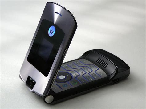 Motorola Razr Classic Flip Phone Returns This Time Its A Pricey