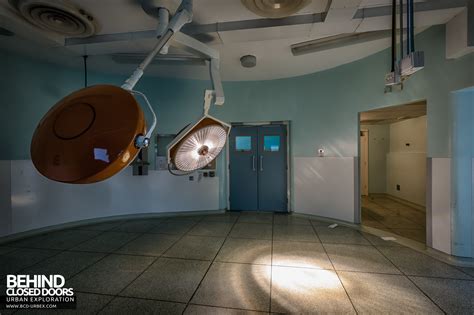 The hospital originally was developed to be a site for future expansion of the mater children's hospital. Queen Elizabeth II Hospital, Welwyn Garden City, UK ...