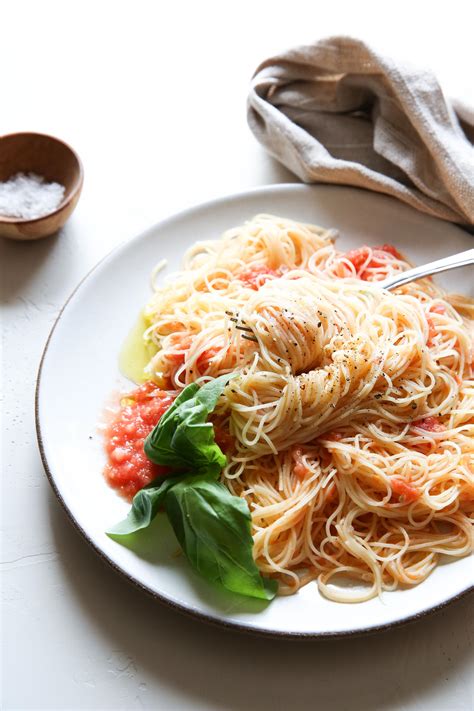 Add the thyme, tomatoes, lemons, and toss again. 50+ Easy Pasta Recipes-Pasta Dinner Ideas—Delish.com