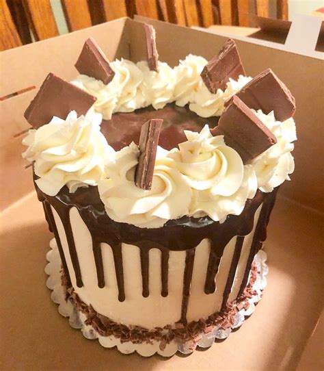 Chocolate And Vanilla Cake Cake Cakedecorating Desserts Ganache Chocolate And Vanilla Cake