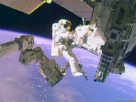 Mission Accomplished Astronauts Conclude Christmas Eve Spacewalk