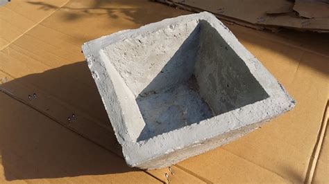 Cement pots mold || घर पर गमला बनाने के लिये - YouTube