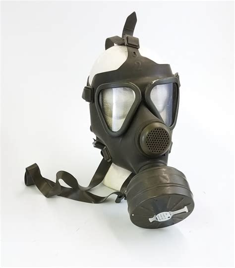 1950s East German M65 Gas Mask With Plastic Carrying Case Cold War