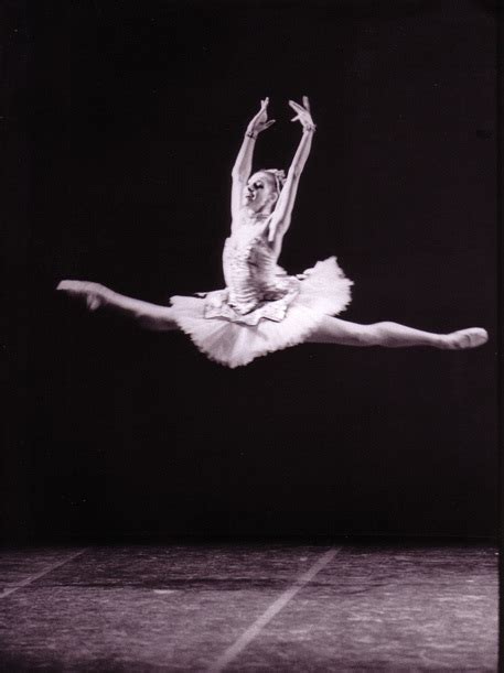 classical ballet qual a diferença de ballet clássico e contemporâneo