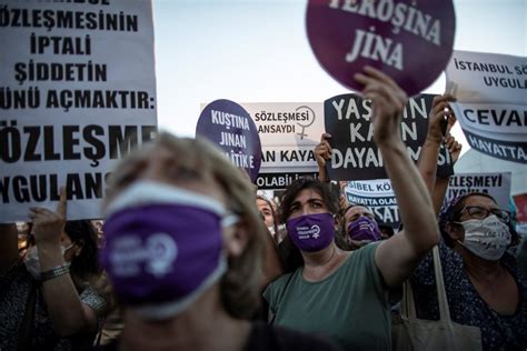 Miles De Mujeres Protestan Para Que Turqu A No Abandone El Convenio De