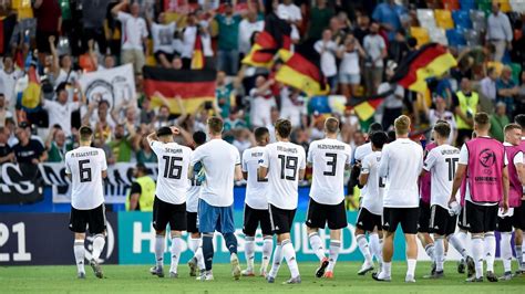 Der gegner heißt deutschland und nach. U21-EM: Sechs deutsche Spieler im Team des Turniers - Eurosport