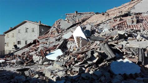 Terremoto Italia Le Foto Del Terremoto Nel Centro Italia Il Post