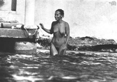 Romy Schneider Fully Nude Paparazzi Image Celebrity Actress Pussy