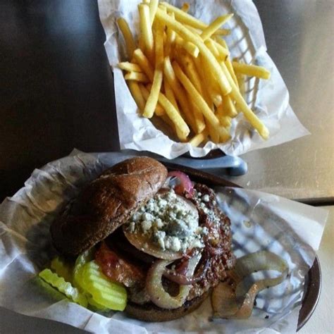 These 10 Burger Joints In Iowa Will Make Your Taste Buds Explode
