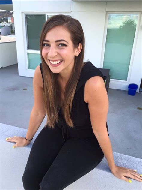 The Gabbie Show Gabrielle Hanna Best Vloggers Gabbie Hannah Big Brown Eyes Christina