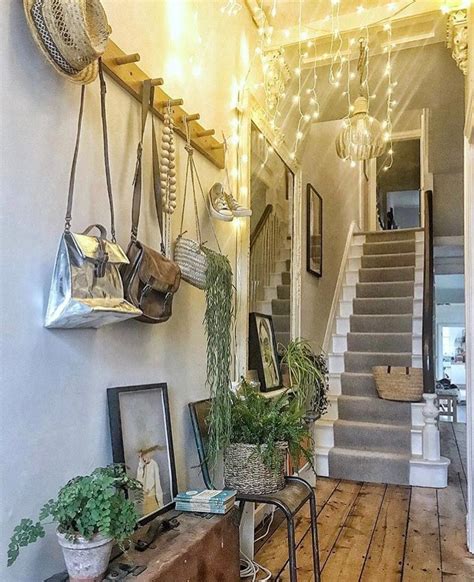 Pin By Rachel Doely On Hallway Hallway Decorating House Entrance